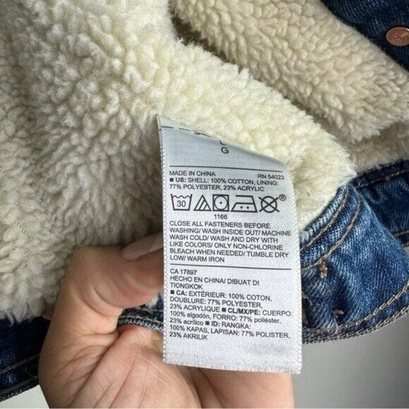 Old Navy Gender-Neutral Oversized Boyfriend Sherpa Jean Trucker Jacket Sz Large - Picture 9 of 10